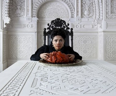 W ciągu ostatnich pięciu lat kariera aktorska Hayek nieco odżyła. Impulsem okazała się rola zaborczej i wyniosłej królowej, gotowej poświęcić niejedno życie, żeby urodzić upragnionego syna, w dramacie fantasy "Pentameron" (2015) Mattea Garrone'a. Gwiazda wystąpiła również w dobrze przyjętych komediach: "Bodyguard Zawodowiec" (2017), "Imprezowi rodzice" (2019) oraz "Jak boss" (2020). Ma również pojawić się w jednej z głównych ról w przyszłorocznej superprodukcji "Eternals" Chloé Zhao, ekranizacji komiksu Marvela.