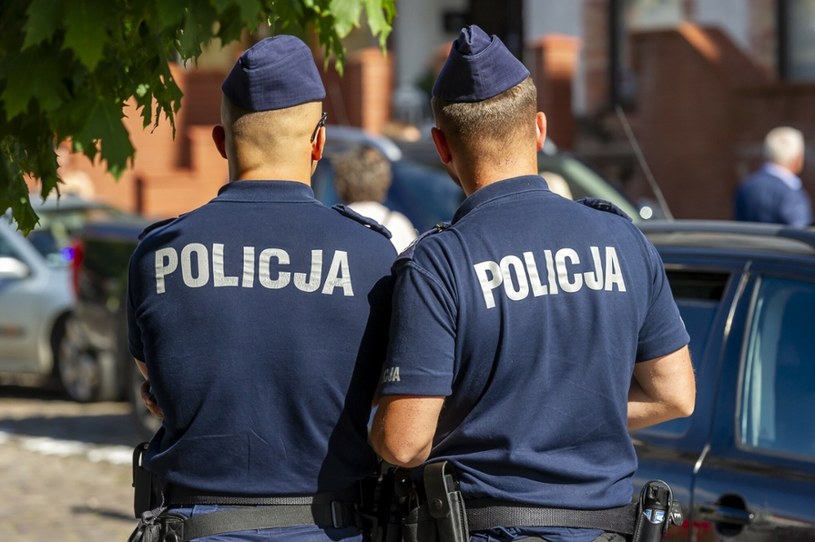W ciągu roku z policji odeszło 5 tys. funkcjonariuszy /Stanisław Bielski /Reporter