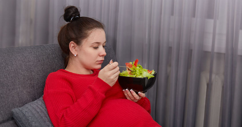 W ciąży bardzo ważna jest zbilansowana dieta /123RF/PICSEL