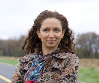 W ciąży zobaczyliśmy Rudolph także w 2009 roku w filmie Sama Mendesa "Para na życie".

"Ta postać bardzo mnie przypomina, było to niemal jak przeznaczenie. W filmach, ani scenariuszach nie pojawiają się takie bohaterki jak Verona. Będąc w ciąży miałam kilka podobnych doświadczeń. Najfajniejsze w niej jest chyba to, że stanowi mieszankę ras, a jej partner tak bardzo różni się od niej pod względem fizycznym. Fakt, iż w filmie nie stanowi to najmniejszego problemu, był bezpośrednim odniesieniem do moich doświadczeń życiowych" - mówiła aktorka, której na ekranie partnerował John Krasiński.