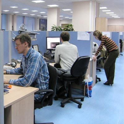 W co drugim polskim przedsiębiorstwie funkcjonuje elastyczna organizacja czasu pracy /AFP