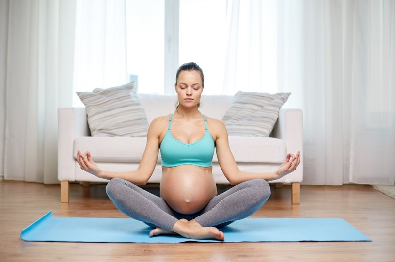 W czasie ciąży warto zadbać o ćwiczenia /123RF/PICSEL