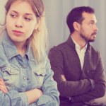 W czasie kłótni nagle zapada cisza. Kto stosuje i jakie mogą być tego skutki? 