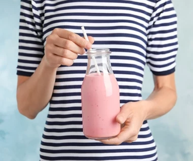W czerwcu pij na śniadanie. Cera ci podziękuje, a kilogramy polecą w dół  