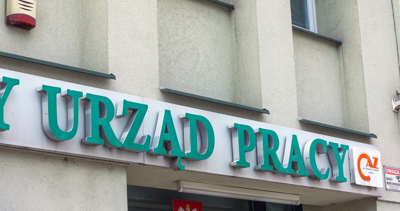 W czerwcu wejdą w życie dwie nowe ustawy regulujące rynek pracy. Zdj. ilustracyjne /ARKADIUSZ ZIOLEK/East News /East News