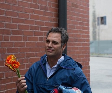 W "Człowieku z bieguna" Ruffalo wcielił się w rolę cierpiącego na chorobę afektywną dwubiegunową ojca, który podczas nieobecności żony musi zaopiekować się dwiema córkami. 

Za stworzoną przez siebie kreację otrzymał nominację do Złotego Globu. 