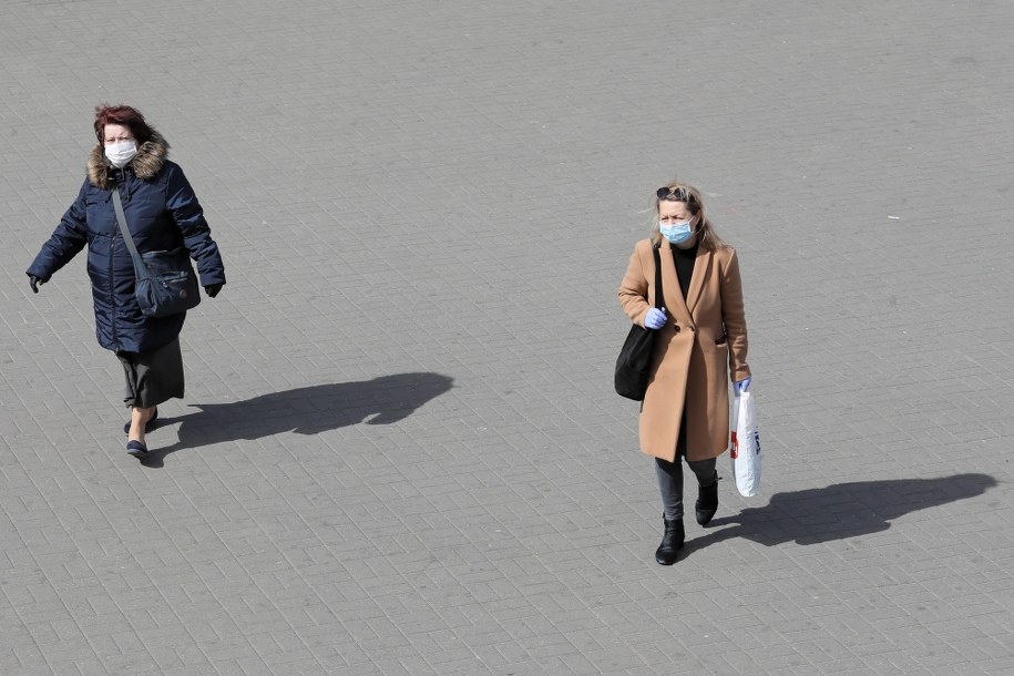 W czwartek decyzje ws. kolejnych obostrzeń /Paweł Supernak /PAP