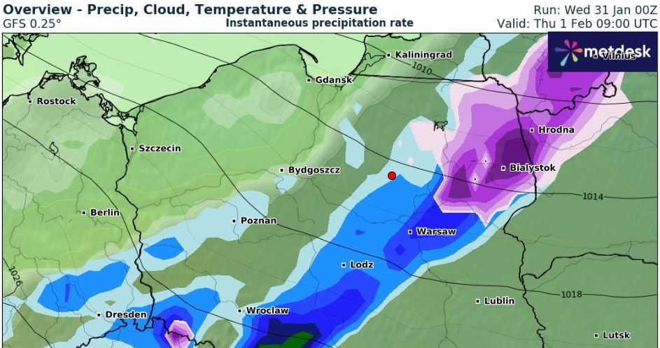 W czwartek od północnego zachodu przez Polskę przejdzie front atmosferyczny, niosący opady deszczu i śniegu oraz silny wiatr /wxcharts /