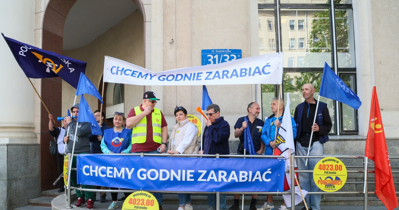 W czwartek odbył się strajk ostrzegawczy pracowników Poczty Polskiej /Adam Burakowski /East News