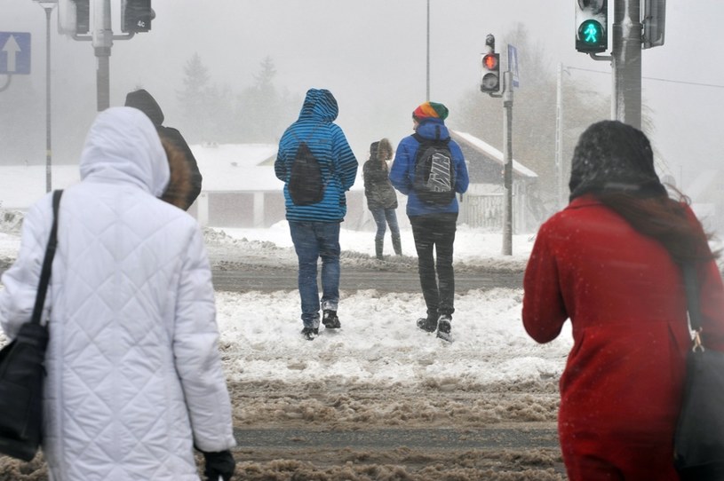 W czwartek w całym kraju prognozuje się intensywne opady śniegu /Fot. Wojciech Strozyk /Reporter