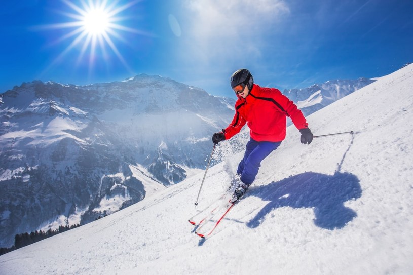 W Davos na narciarzy czekają dziesiątki kilometrów tras /123RF/PICSEL