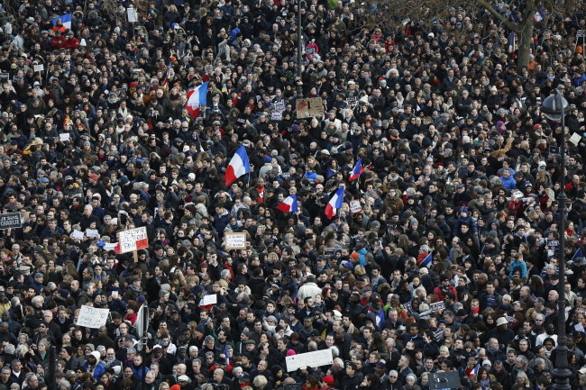 W demonstracji wzięły udział 4 mln osób /ETIENNE LAURENT /PAP/EPA