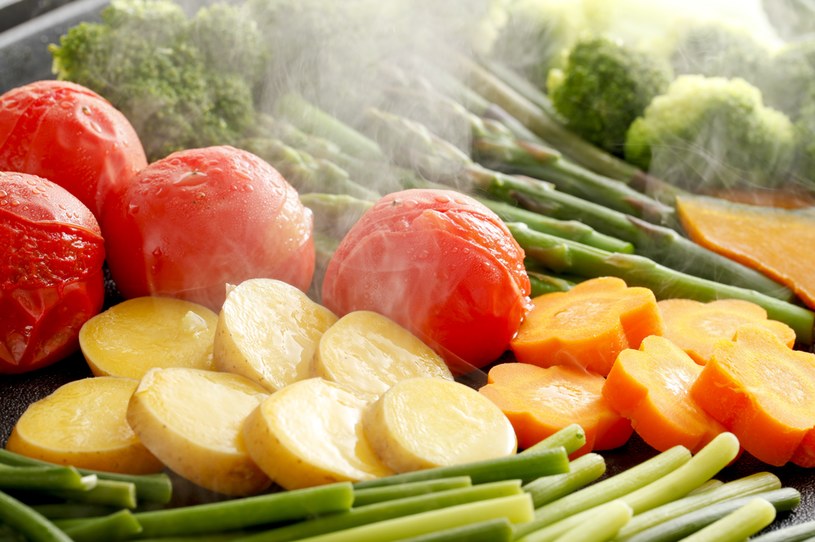 W diecie osoby chorej na nowotwór powinno znaleźć się dużo warzyw i owoców /123RF/PICSEL