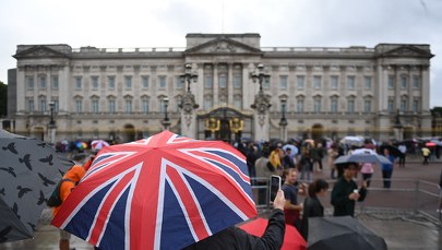 W dniu pogrzebu Elżbiety II nie będą działały banki. Firmy i sklepy częściowo zamknięte