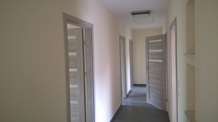 W domu dominują beże i biel /Michał Dukaczewski /RMF FM