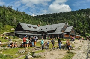 W drodze na Śnieżkę. To schronisko zna cała Polska