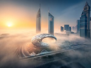 W Dubaju otwarto Muzeum Przyszłości. Konstrukcja zachwyca wyglądem