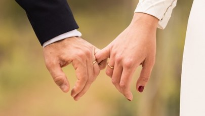 W duecie zdrowiej? Badacze sprawdzili, kto rzadziej choruje na raka