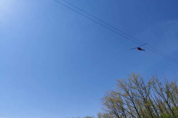 W działaniach bierze udział policyjny śmigłowiec /Policja