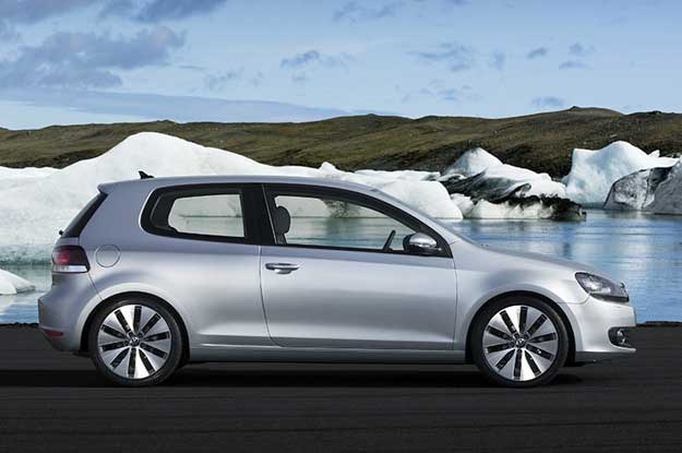 W Europie najlepiej sprzedającym się samochodem jest volkswagen golf /