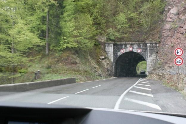 W Europie tunele w terenach górskich są powszechnie spotykane /INTERIA.PL