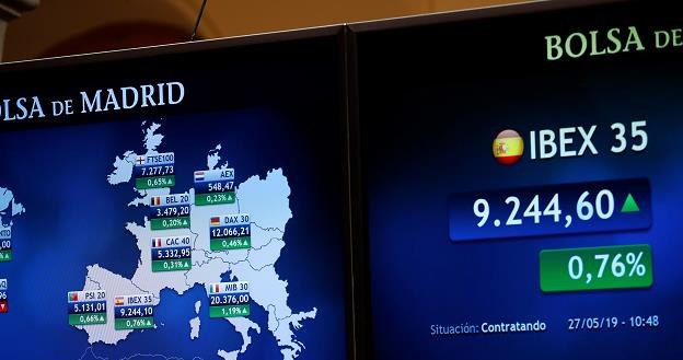 W Europie Zachodniej giełdowe indeksy zniżkują... /EPA