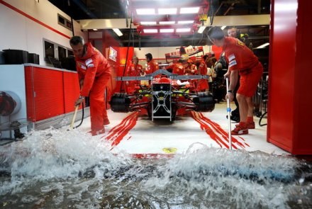 W Ferrari boją się gwałtownych opadów /AFP
