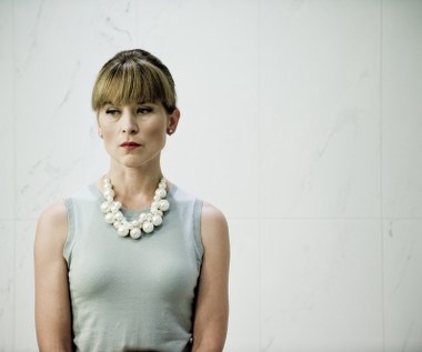 "W filmach grywa matki, (byłe) żony, prawie nigdy kochanki. Kobiety silne, zawsze wystawiane na próbę i z zapamiętaniem oddające się walce z własnymi emocjami - pisała o niej na stronach Interii Anna Bielak.

Aktorka Katarzyna Herman kończy w sobotę, 13 sierpnia, 45 lat.

 