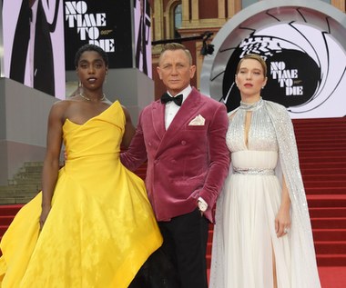 W filmie "Nie czas umierać" nowa aktorka serii -Lashana Lynch (L) - wcieli się w brytyjską agentkę Nomi, która na początku filmu przejmie od Bonda jego ikoniczną sygnaturę 007. Przypomnijmy, że bohater Daniela Craiga odszedł w końcówce poprzedniego filmu "Spectre" na zawodową emeryturę. Na ekranie ponownie zobaczymy francuską aktorkę Leę Seydoux (P)