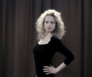 W filmie Tomasza Wasilewskiego "Zjednoczone stany miłości" Nieradkiewicz zagrała trenerkę fitness marząca o karierze modelki.

- Byłam na diecie i ćwiczyłam, co w moim przypadku jest, cóż, godne podziwu. To był fajny czas, bo dzięki temu budowałam tę postać nie tylko z zewnętrznej strony - to także mnie do niej zbliżało. Gdy obserwowałam, jak moje ciało się zmienia, dawało mi to satysfakcję i czułam, że jestem coraz bliżej [mojej bohaterki- mówiła w rozmowie z Interią.

Za rolę w "Zjednoczonych stanach miłości" (oraz komedii "Kamper") aktorka otrzymała w 2016 roku Nagrodę im. Zbyszka Cybulskiego.