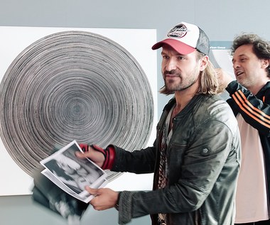 W filmie zobaczymy plejadę najpopularniejszych polskich aktorów, m. in.: Helenę Englert, Piotra Stramowskiego, Joannę Liszowską, Piotra Głowackiego, Klaudię El Durski, Olę Ciupę, czy Damiana "Stiflera" Zduńczyka. W jedną z głównych ról w filmie wcielił się też Andrea Preti, którego polski widz zna z filmu "Dziewczyny z Dubaju".