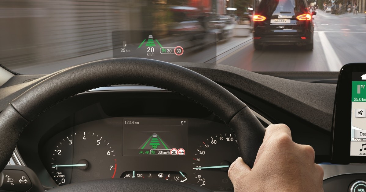 W Fordzie Focusie pojawił się system Head-up Display /Informacja prasowa