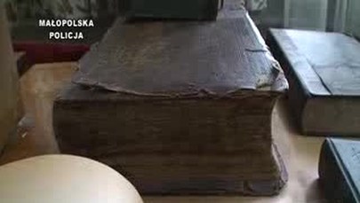 W garażu krakowskiego bombera odkryto cenne starodruki