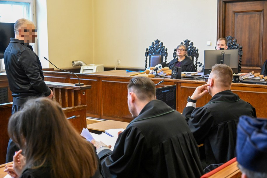 W Gdańsku rozpoczął się proces ws. pożaru przy Siennickiej /Andrzej Jackowski /PAP