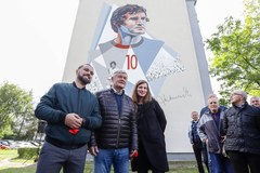 W Gliwicach odsłonięto mural Włodzimierza Lubańskiego