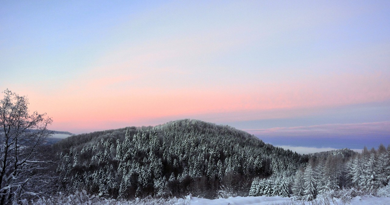 W górnych partiach leży średnio 50-60 cm śniegu /Wojciech Zatwarnicki /Reporter