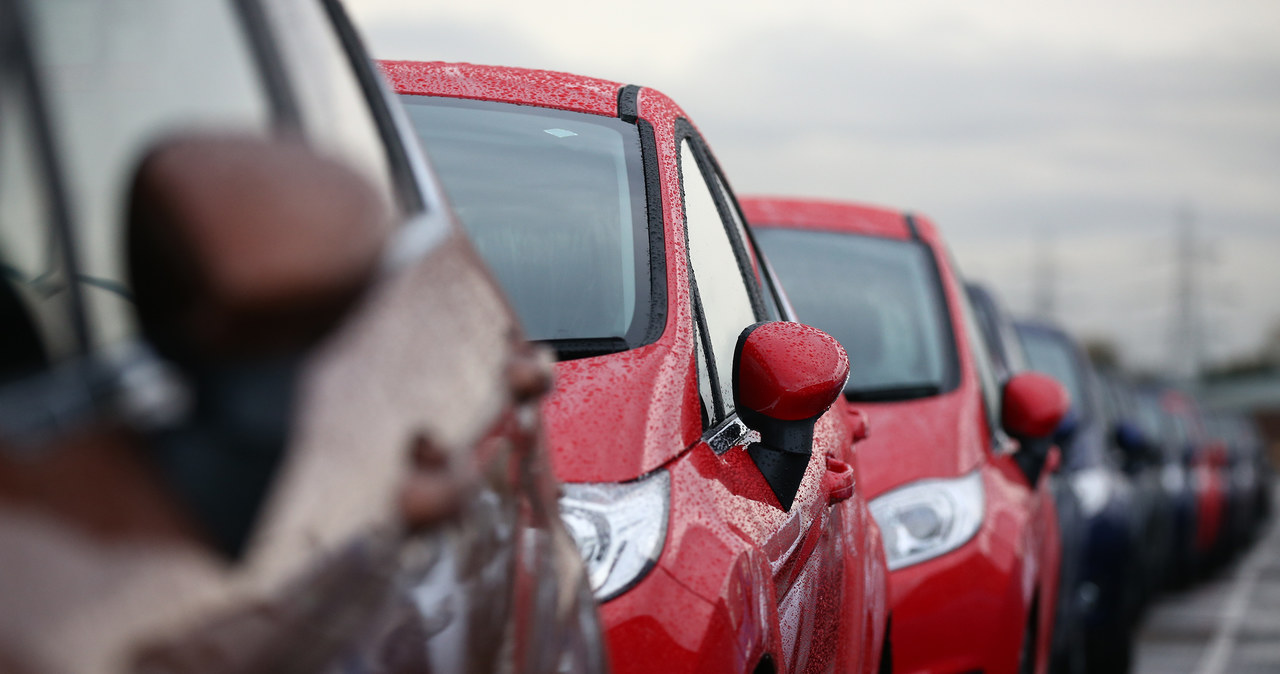 W grudniu 2021 sprzedaż aut typu BEV i PHEV wyprzedziła w Europie Zachodniej samochody z silnikiem Diesla /Getty Images