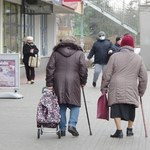 W grudniu senior powinien pamiętać o tych zniżkach. Może sporo zaoszczędzić