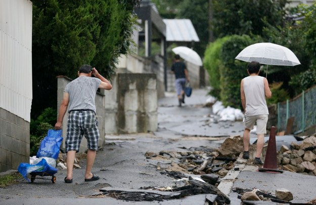 W Hiroszimie znów pada, władze ewakuowały 4 tys. mieszkańców /KIMIMASA MAYAMA /PAP/EPA