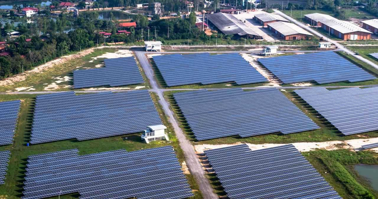 W Hiszpanii oddano do użytku największą w Europie elektrownię słoneczną - Nuńez de Balboa. /123RF/PICSEL