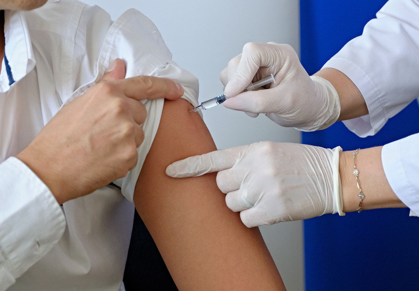 W  Hiszpanii szczepienia na COVID-19 rozpoczną się w styczniu /Bartosz Krupa /East News