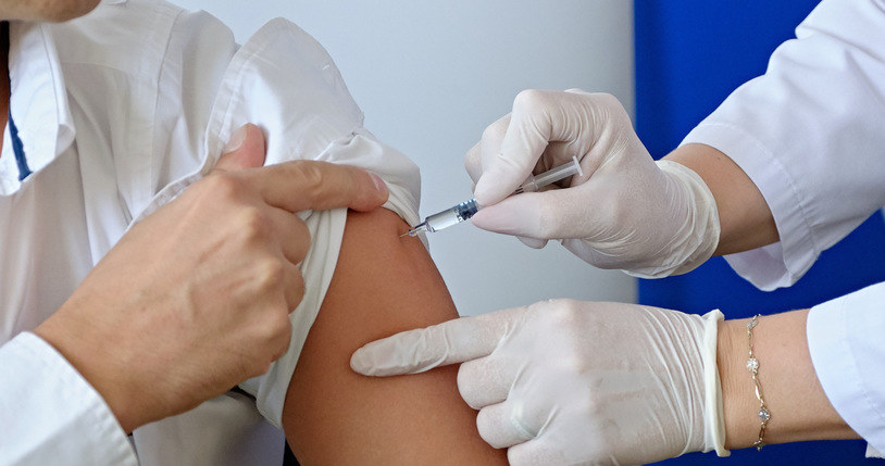 W  Hiszpanii szczepienia na COVID-19 rozpoczną się w styczniu /Bartosz Krupa /East News