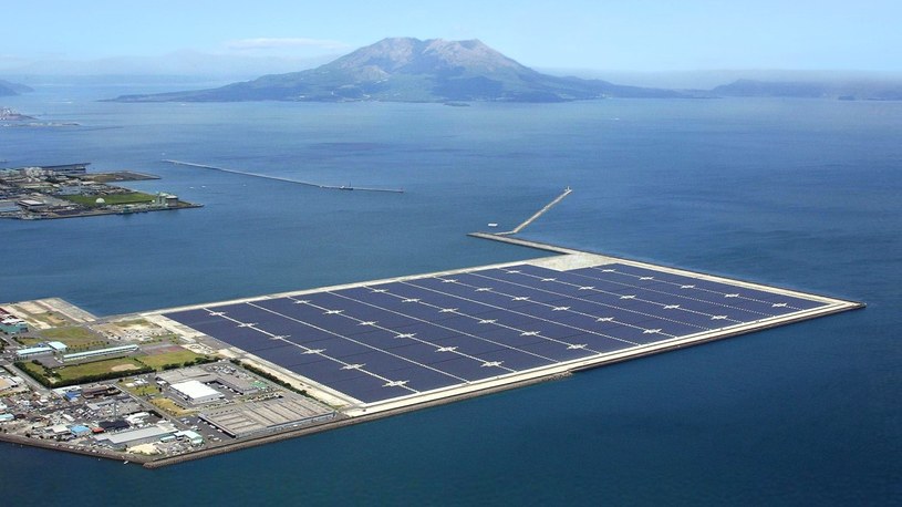 W Holandii powstanie jedna z największych na świecie pływających farm solarnych /Geekweek