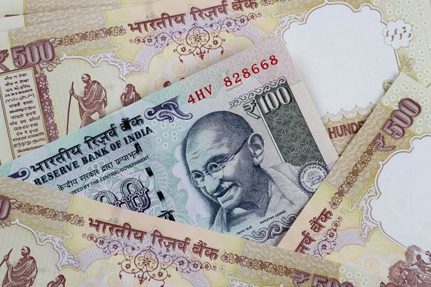 W Indiach unieważniono banknoty o wysokich nominałach. Trwa wymiana /&copy;123RF/PICSEL