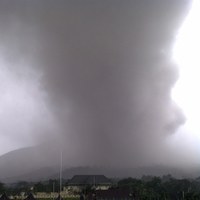 Erupcja wulkanu w Indonezji 