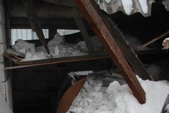 W Inowrocławiu zawalił się dach starego garażu