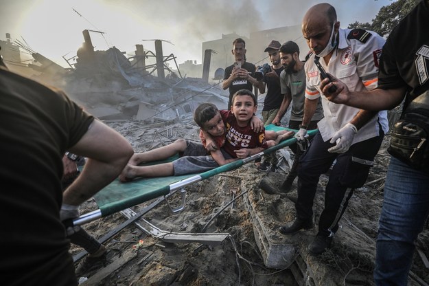 W izraelskich atakach na Gazę zginęło ok. 10,3 tys. osób /MOHAMMED SABER  /PAP/EPA
