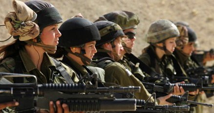 W izraelskiej armii kobiety służą od lat. /AFP