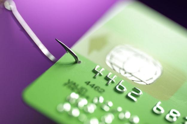 W jaką pułapkę wpadają właściciele kart kredytowych? /&copy;123RF/PICSEL