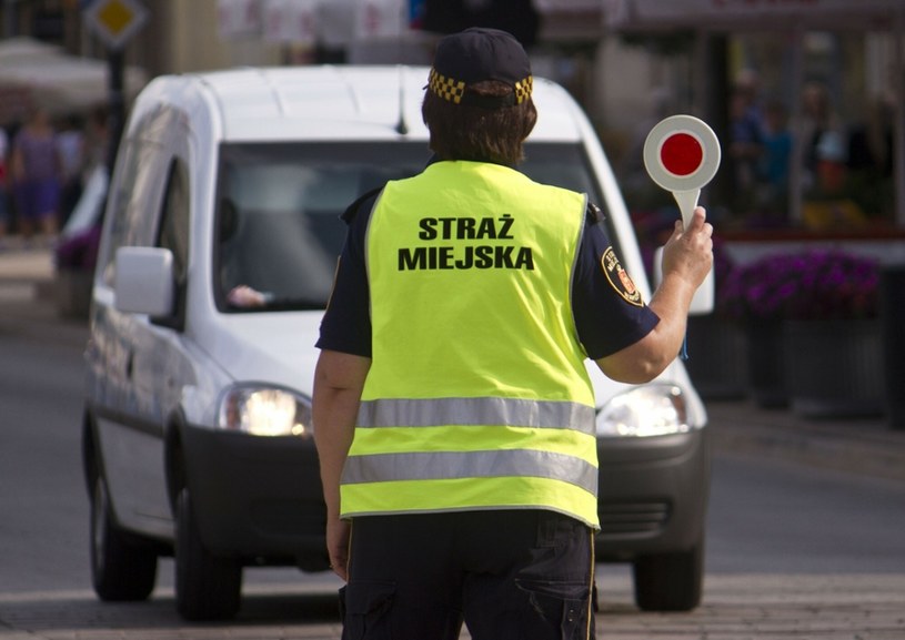 W jaki sposób straż miejska może kontrolować kierowców? /Krystian Dobuszyński /Reporter